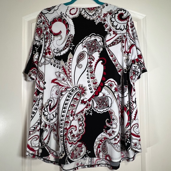 Chico’s Women’s Size 2 ( Large ) | Short Sleeves Paisley Blouse | Keyhole Flowy - Picture 3 of 5
